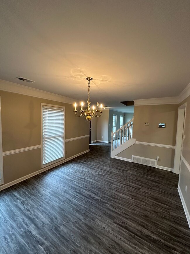 Building Photo - Huge 3 BD Home On A Corner Lot! Fully Fenc...