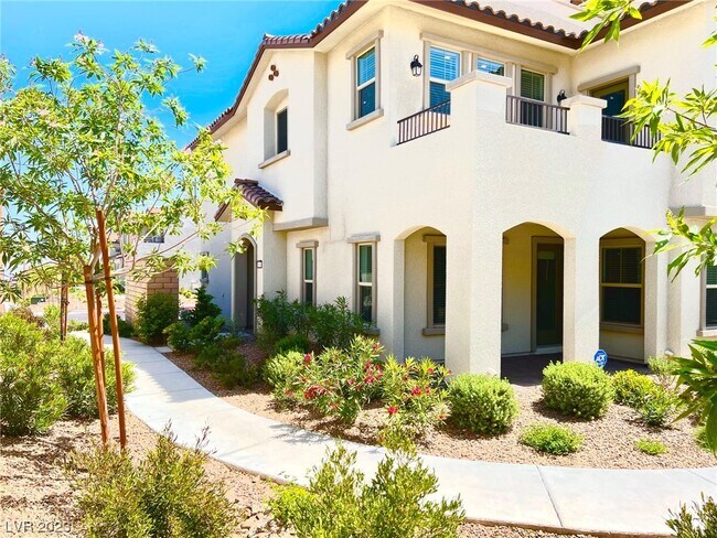 Foto del edificio - 9 Lomita Heights Dr