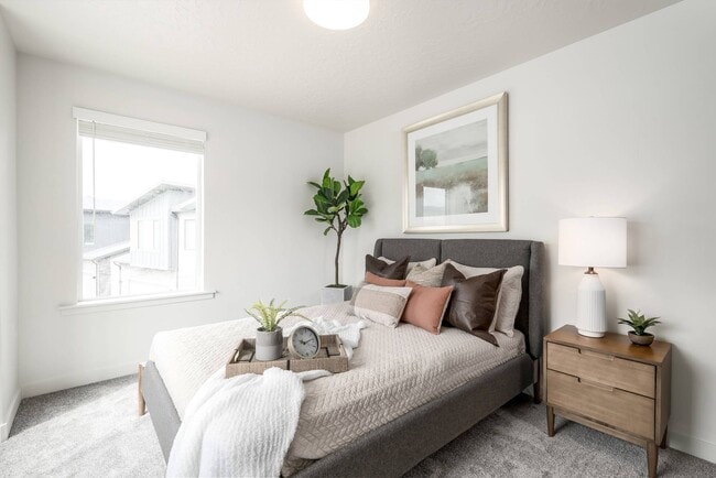 Building Photo - Enduro Townhomes