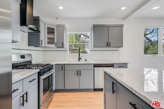 Foto del edificio - 1433 S Crescent Heights Blvd