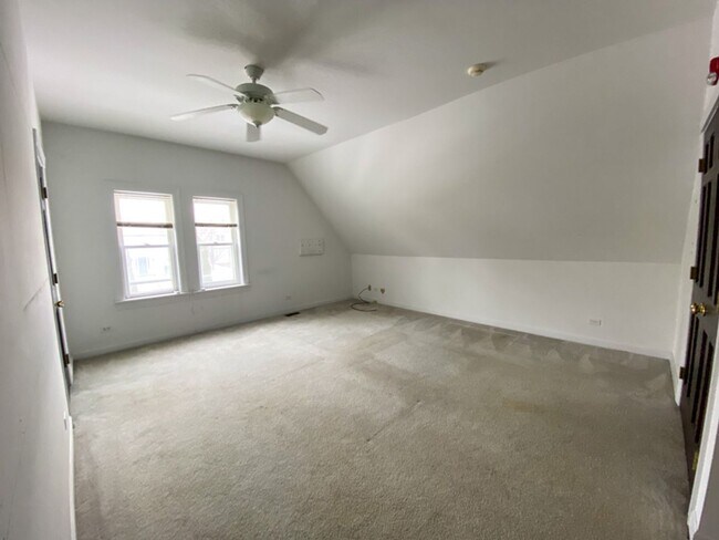 Building Photo - 020