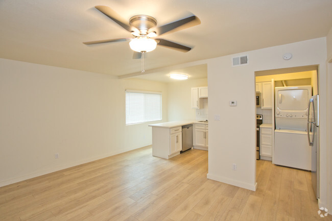 1HAB, 1BA - 630 ft² - Highland 24