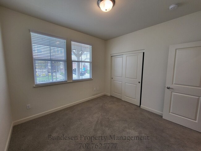 Foto del edificio - Beautiful 4 Bed / 3 Bath Home in Desirable WillowGlen Community ~7610 Wildrose Way, Rohnert Park