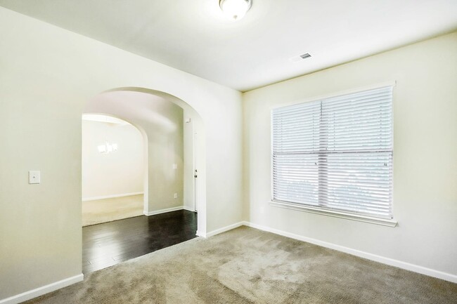 Building Photo - 3329 Alhambra Cir