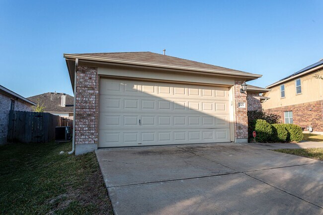 Foto del edificio - 4505 Hees Ct