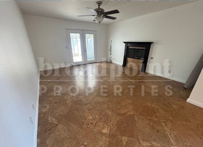 Building Photo - 1158 Corral Glen