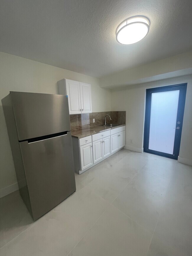 Foto del edificio - 3215 SW 92nd Pl