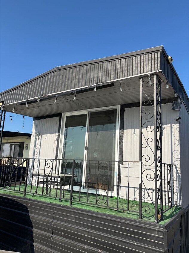 Foto principal - Lakefront Tiny Home