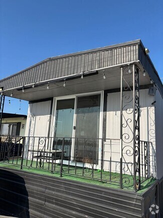 Building Photo - 1908 W Marina Dr