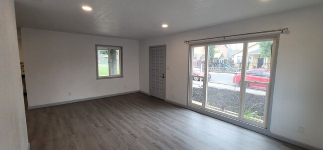 Foto del edificio - 4810 Mascot Ave
