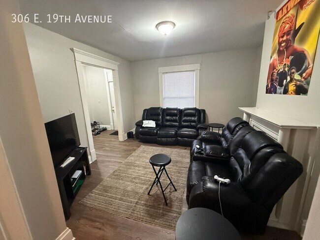 Foto del edificio - 306 E 19th Ave