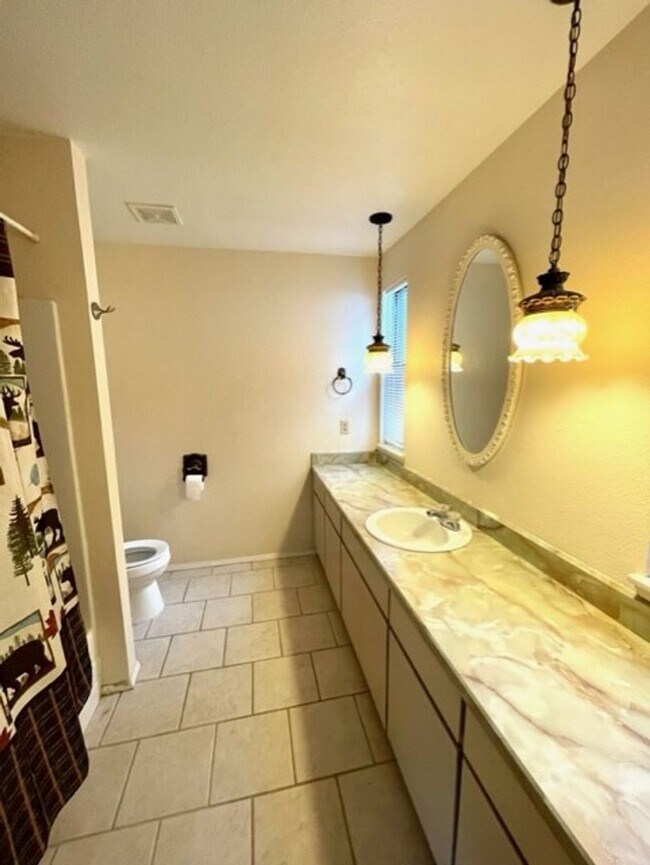 Foto del edificio - One of a kind property!  Huge lot, great h...