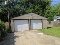 Building Photo - 18532 Roscommon St