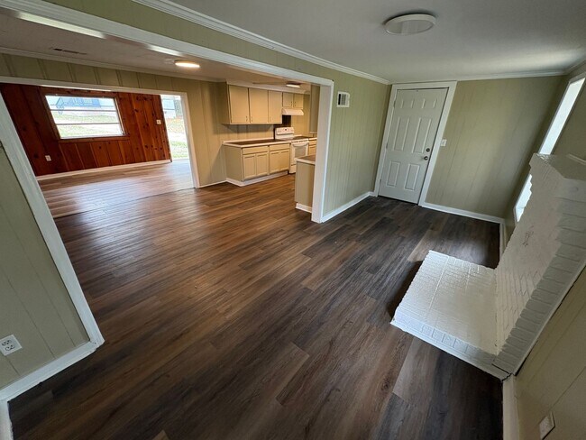 Foto del edificio - 3 Bedroom House Available for Rent