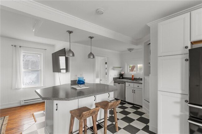 Foto del edificio - 52 Houston Ave