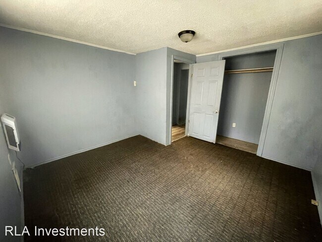 Building Photo - 2 br, 1 bath House - 2116 Division St