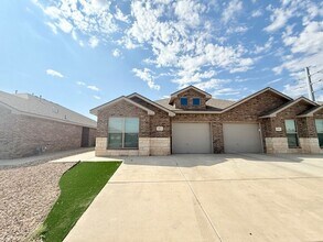 Building Photo - 7059 96th St