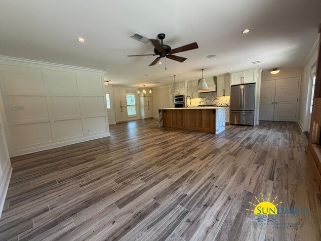 Building Photo - 224 Yacht Club Dr NE