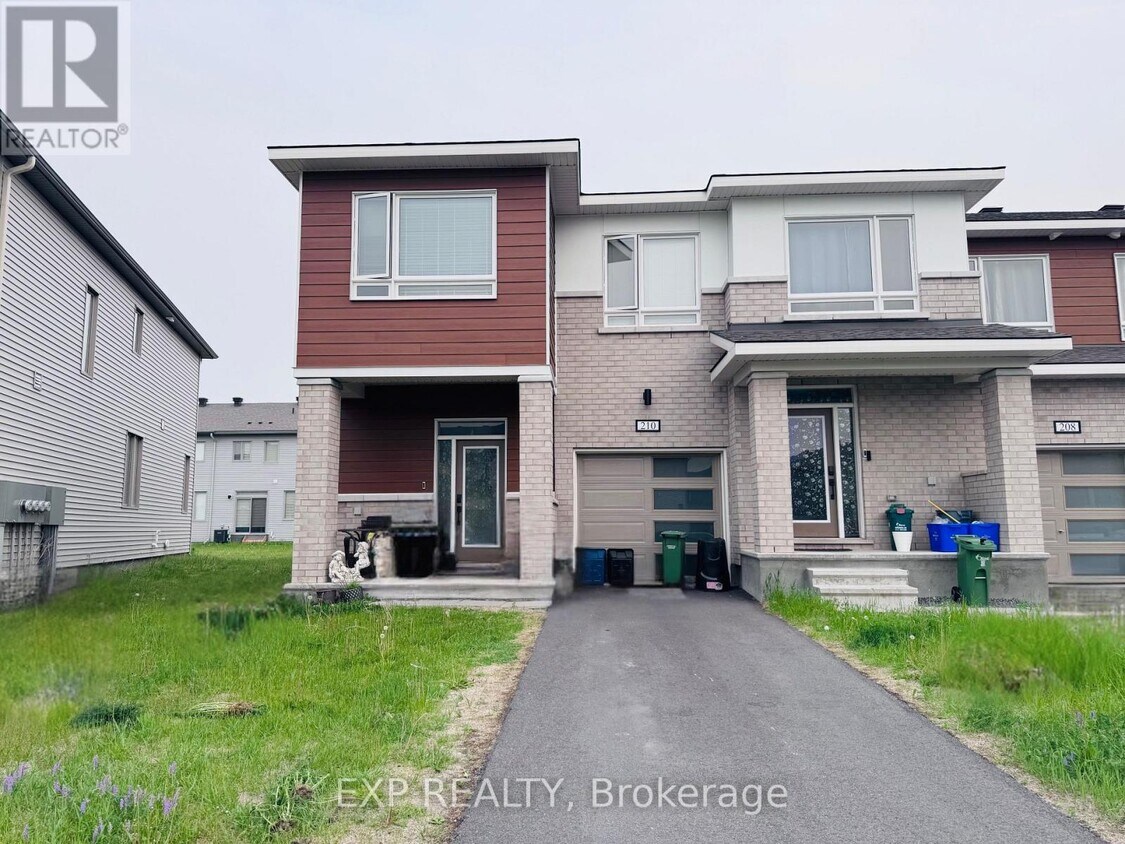 Primary Photo - 210 Ormiston Cres