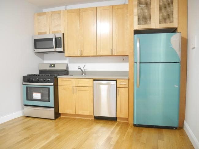 Primary Photo - 105 Haven Ave