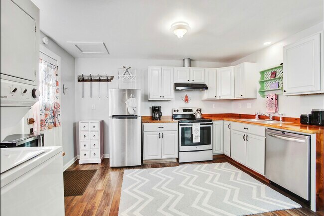 Building Photo - 1413 St Roch Ave
