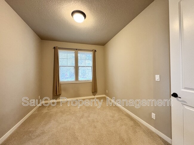 Building Photo - 14180 SW Walnut Creek Way