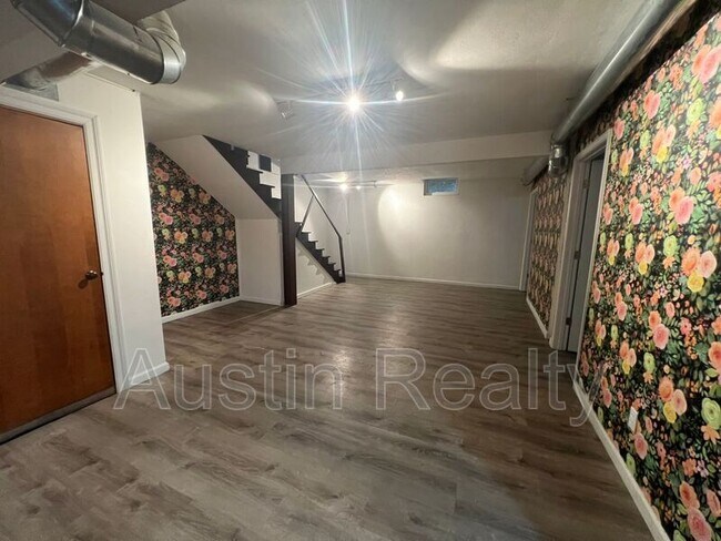 Foto del edificio - 6003 Waterman Blvd