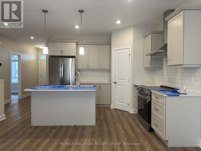 Building Photo - 1539 Flanders Rd