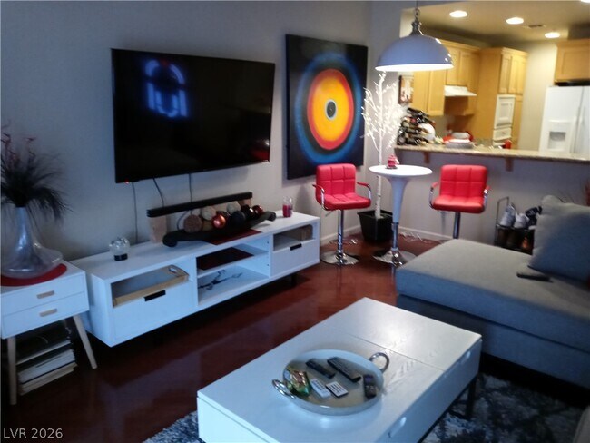 Building Photo - 31 E Agate Ave