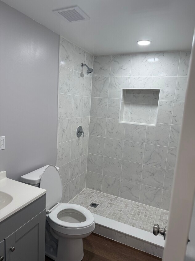 Foto principal - 214 N Poplar St