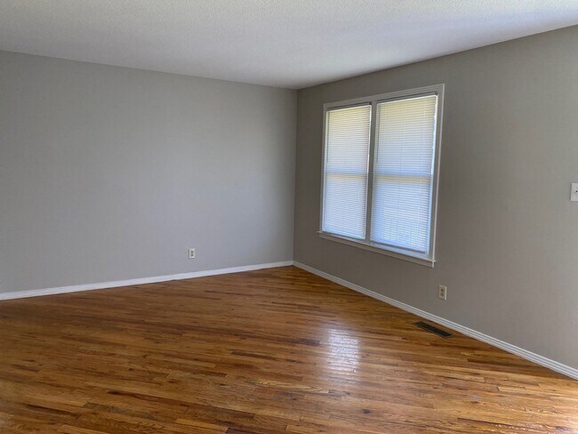 Foto del edificio - 27 Briarwood Ln