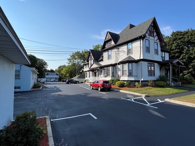 Building Photo - 79 Montvale Ave