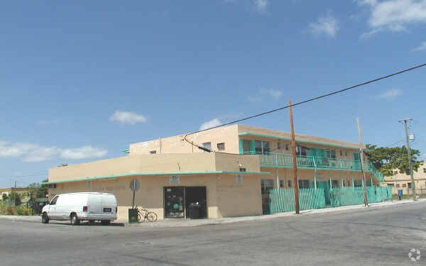 Building Photo - 467-469 NW 8th St