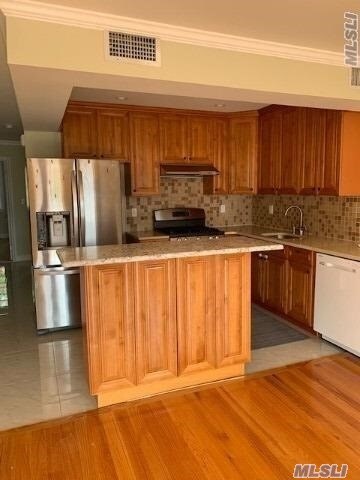 Building Photo - 355-55 Soundview Ln