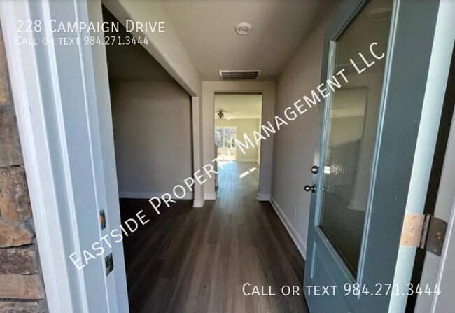 Foto del edificio - 228 Campaign Dr