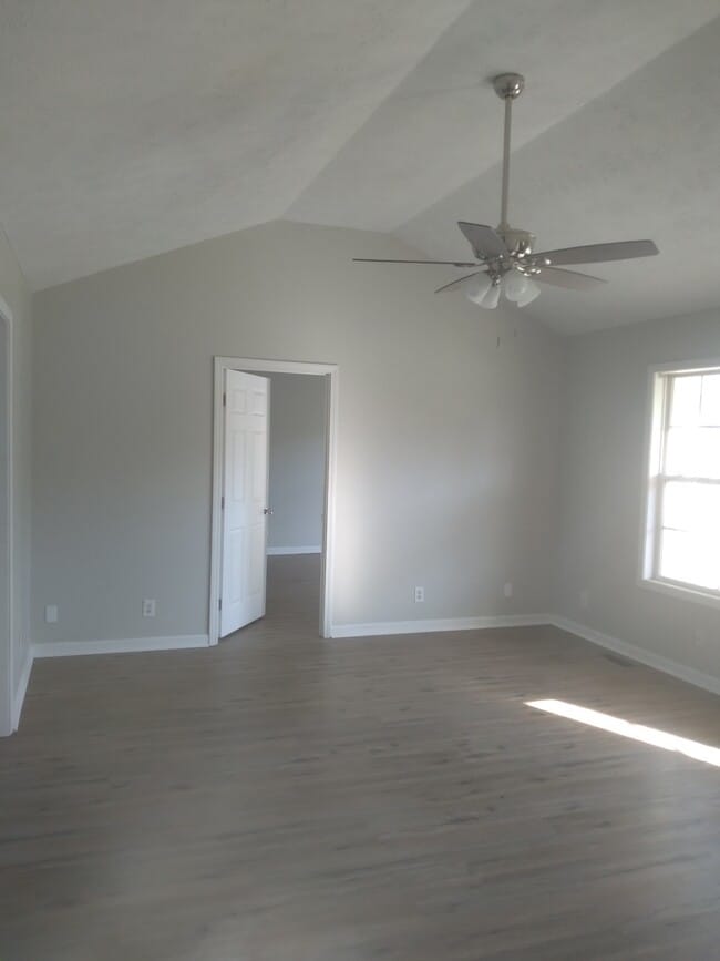 106 Daytona Ln, Shelbyville, TN 37160 House for Rent in Shelbyville