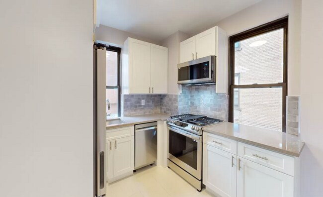 Building Photo - 1033 Lexington Ave