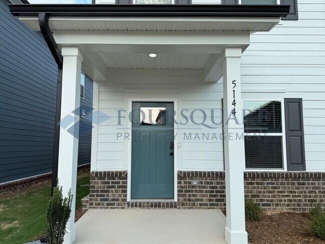 Foto del edificio - Modern 4-Bed / 2.5-Bath Single-Family Home with Loft, Gas Fireplace & 2-Car Garage – Near Downtow...
