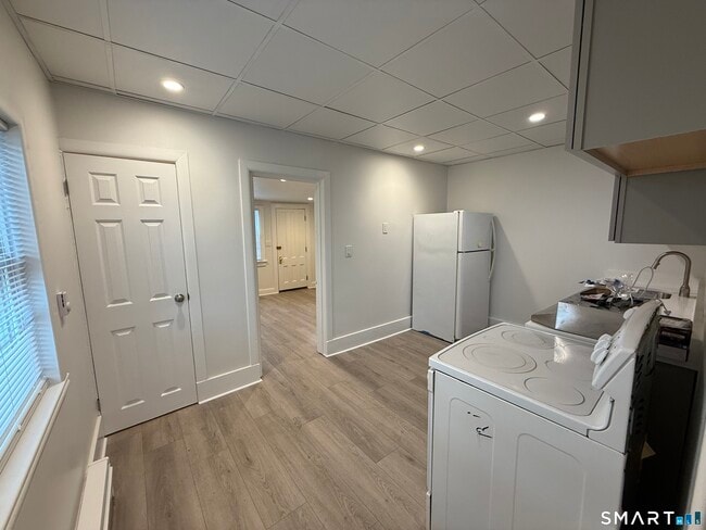 Building Photo - 170 N State St