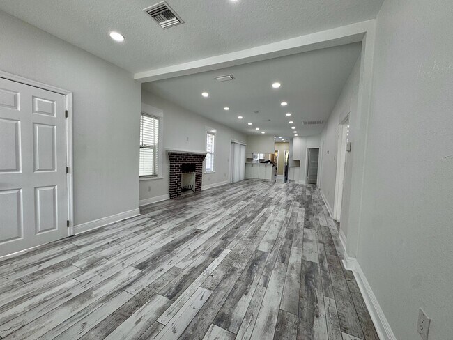 Foto del edificio - 409 S Willow Ave