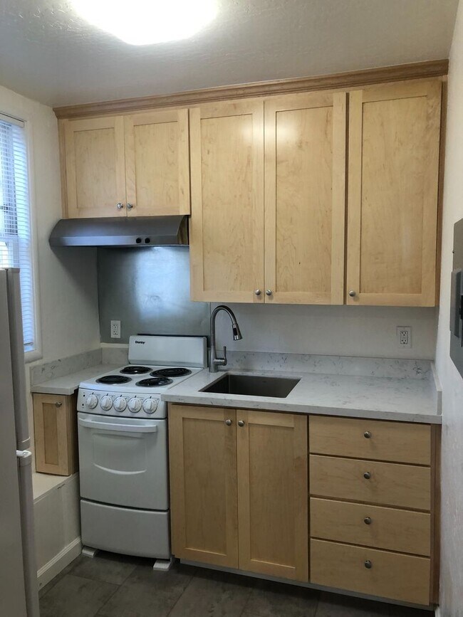 Foto del edificio - Fully Updated Studio ~Great Location near Campus~ North-Side Berkeley
