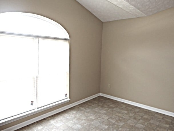 Building Photo - 13260 Golden Ash Ct