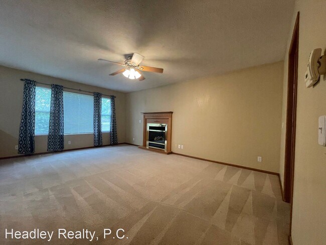 Building Photo - 4 br, 3 bath House - 13603 So 26 St.