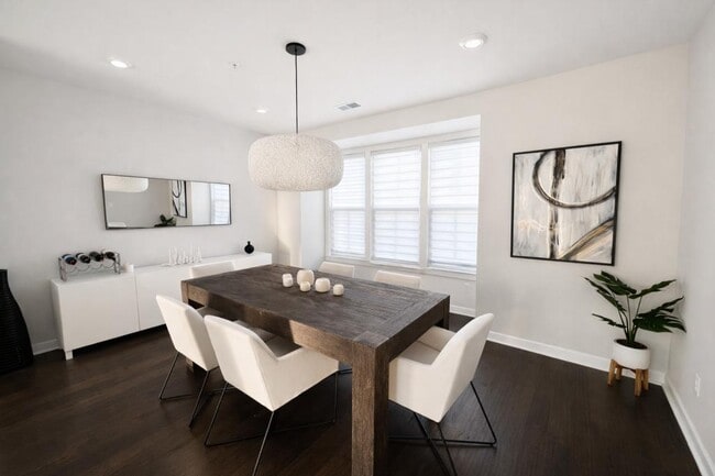 Building Photo - 20454 Taft Terrace