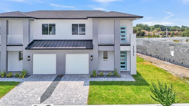 Foto del edificio - Stunning New Construction Villa for Rent Near Lake John