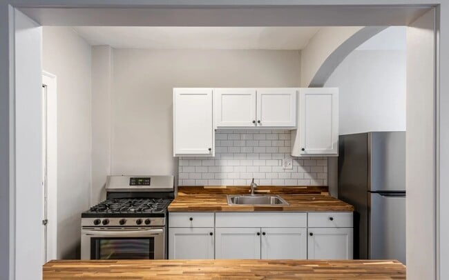 Building Photo - Clifton Lake Apartments