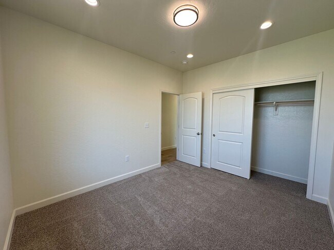 Foto del edificio - Newly Built NW Visalia home coming soon!
