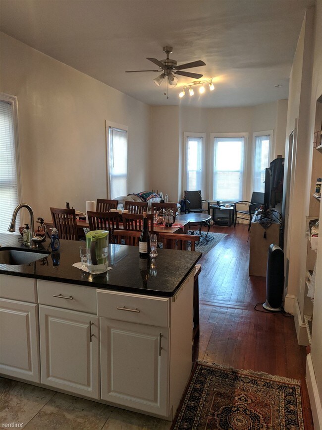 Foto del edificio - 142 Webster Ave