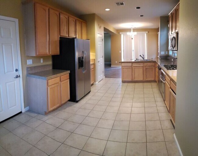 Foto del edificio - 4 bed 3 bath home in Copper Ridge area of ...
