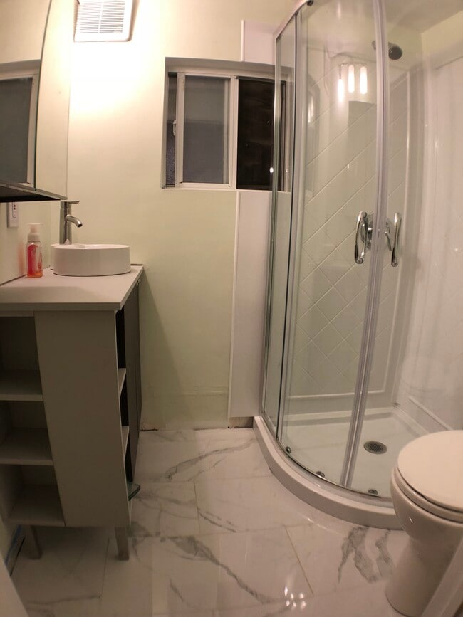 Building Photo - 1420 Chilco St